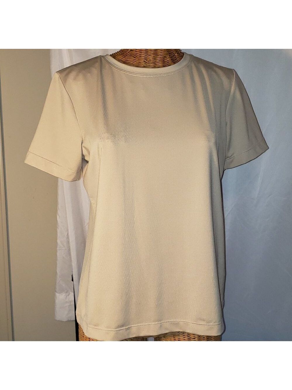 Ladies JOSEPHINE CHAUS Sport Short Sleeve Crew Neck Tee Shirt in Tan - S